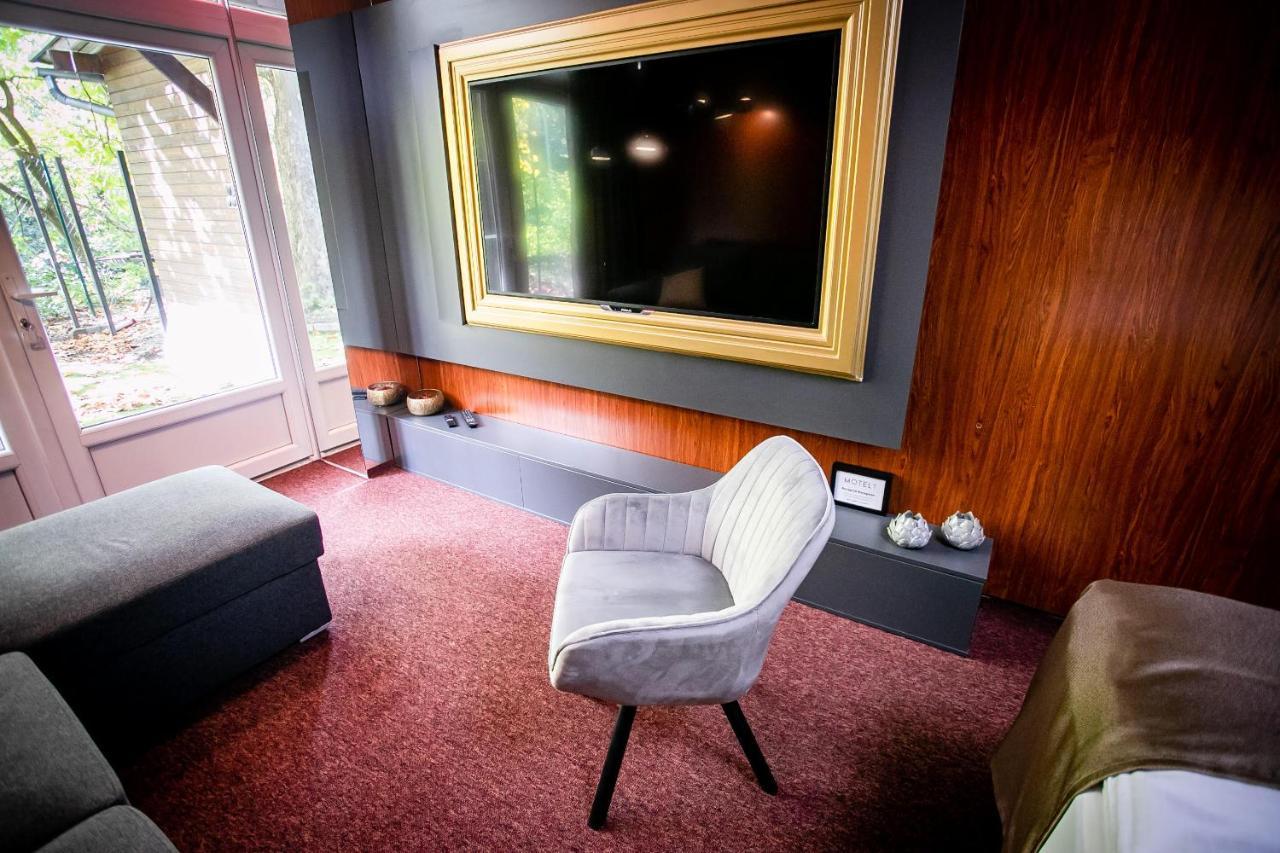 Motel1- A Megfizetheto Luxus! Dunaújváros Extérieur photo