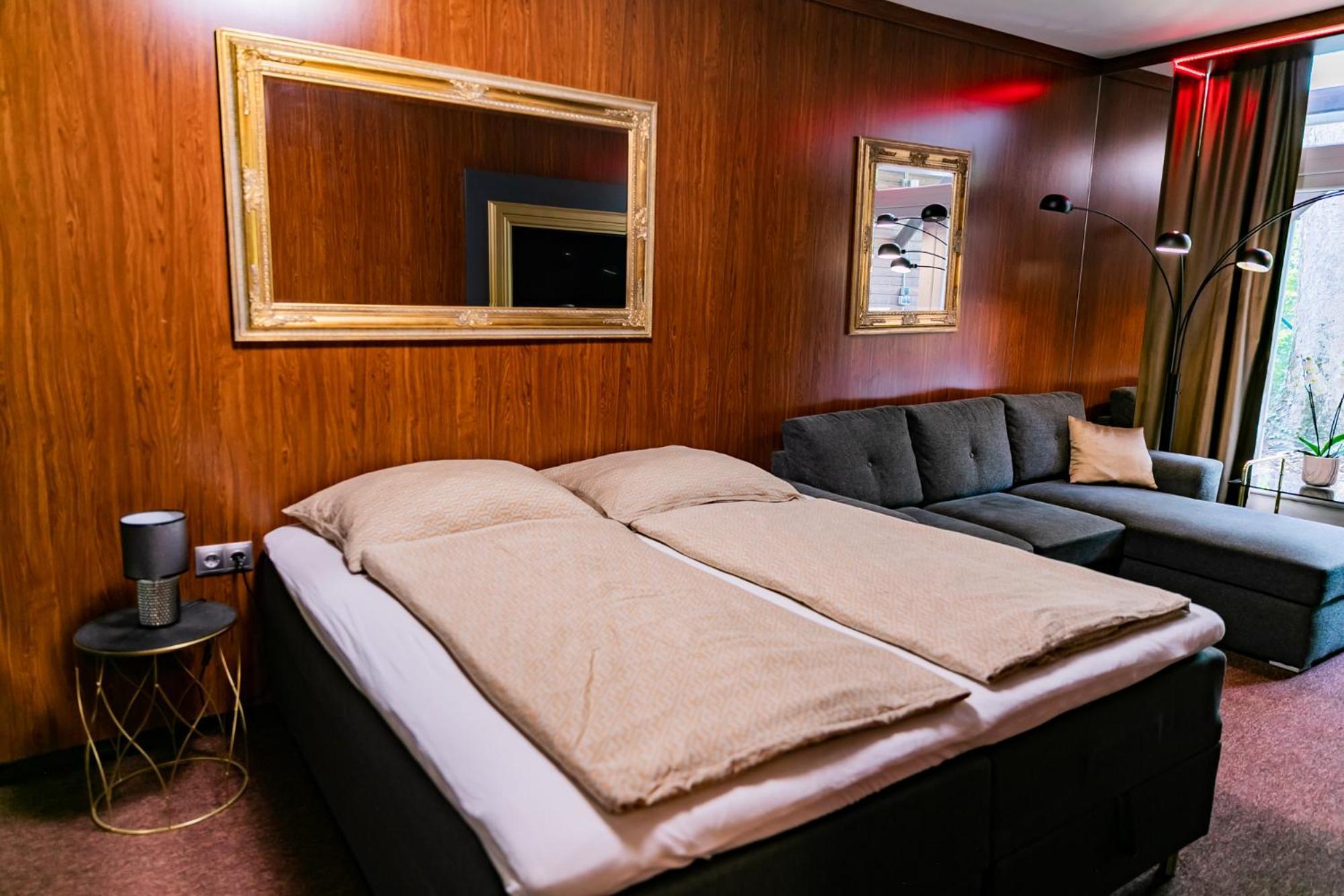 Motel1- A Megfizetheto Luxus! Dunaújváros Extérieur photo
